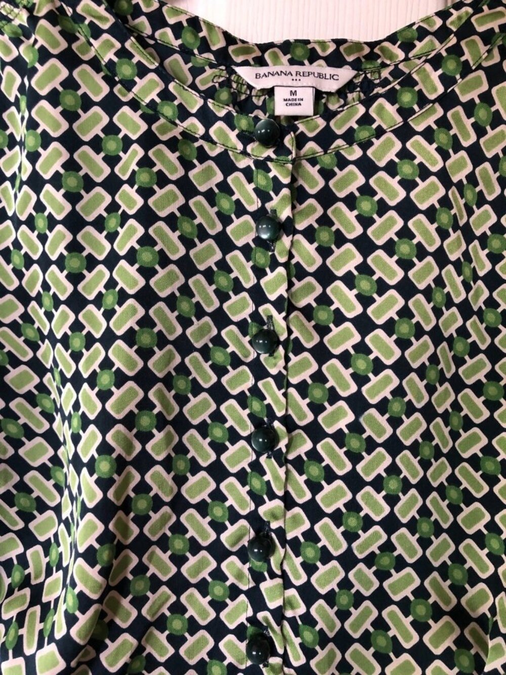Y2K Banana Republic Short Sleeve Green Geometric Blouse Top Size M - Picture 5 of 16